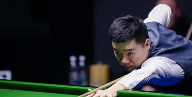 官方：葡萄牙主帅马丁内斯当选加泰罗尼亚足协年度最佳教练